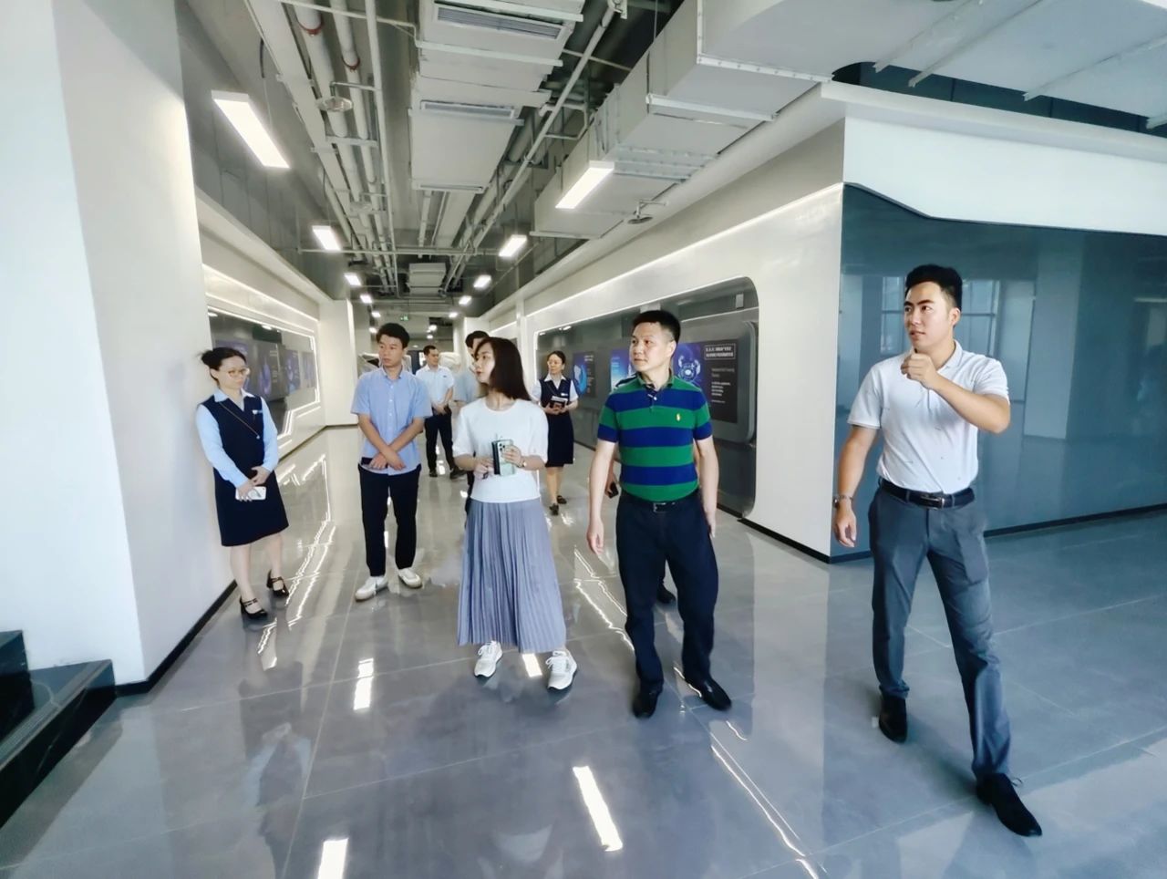 <b>园区动态 || 成都市金牛区商务局一行莅临国际数字影像产业园指导工作</b>